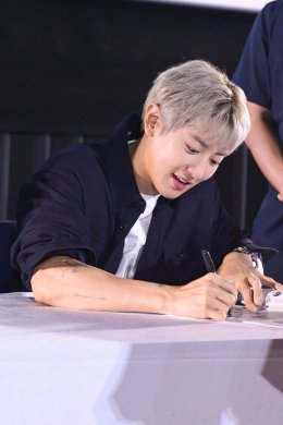 เอสเอ็ม ทรู ร่วมมือกับ ช้อปปี้ มอบความทรงจำสุดประทับใจครั้งแรกในประเทศไทยของ CHANYEOL (ชานยอล) กับกิจกรรมแจกลายเซ็นสุดเอ็กซ์คลูซีฟ Shopee x CHANYEOL 'Black Out' FANSIGN EVENT
